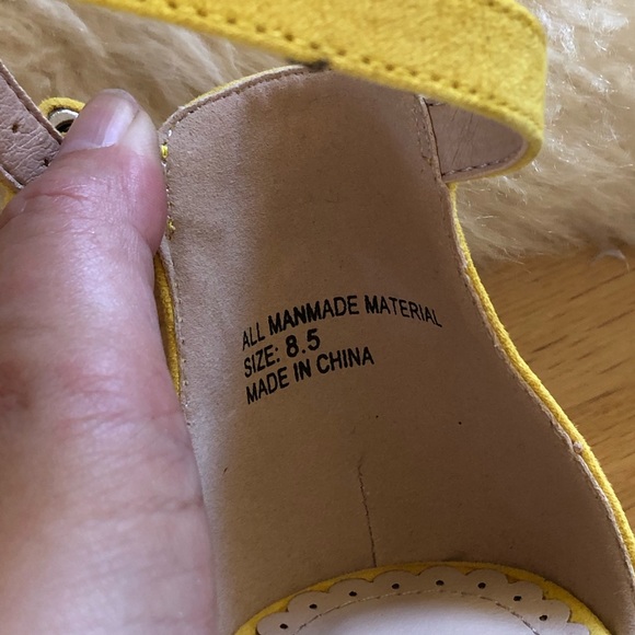 Pop of color yellow ankle strap sandal flats - Picture 5 of 11